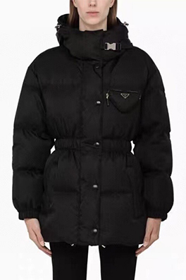 セカンドブランド / プラダ