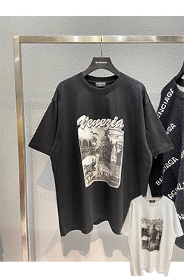 【バレンシアガ】 メンズ レディース 半袖Tシャツ   aat10404