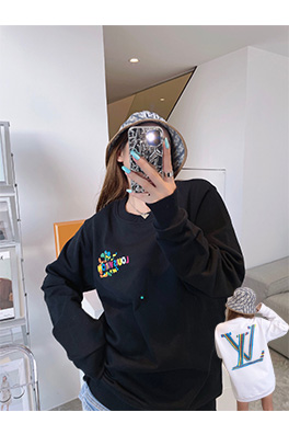 【ルイヴ*トン 】メンズ レディース 長袖　スウェットTシャツ  aat10885