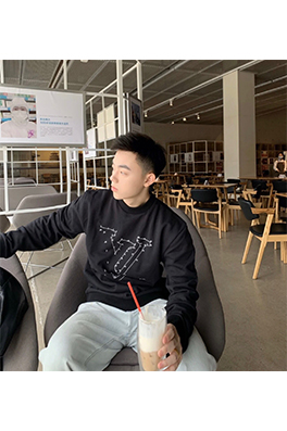 【ルイヴ*トン】メンズ レディース 長袖　スウェットTシャツ aat11479