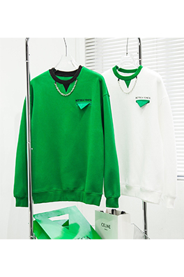 【ボッテガヴェネタ】メンズ レディース 長袖　スウェットTシャツ aat11588