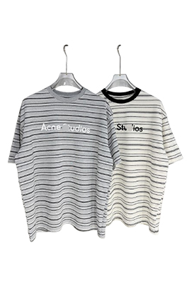 【アクネ ストゥディオ ズ】メンズ レディース 半袖Tシャツ aat23386