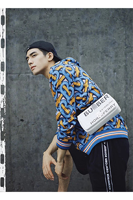 【バーバリー】高品質 メンズ レディース フード Tシャツ パーカー  aat9213