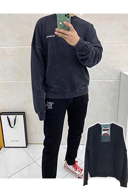 【バレンシアガ】 メンズ レディース 長袖　スウェットTシャツ  aat9239