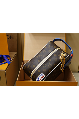 【ルイヴ*トン】×【NBA】M85149  高品質 セカンドバッグ  abg2259