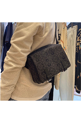 【LOEWE】military messenger ショルダー バック  abg2311