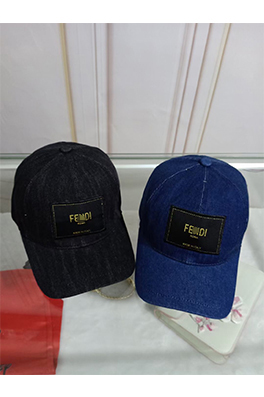 【フェンディ】CAP 帽子   acc3560