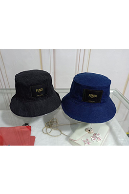 【フェンディ】CAP 帽子   acc3561