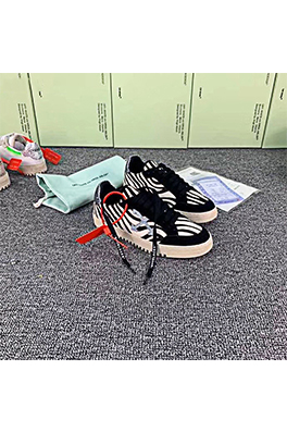 【オ*ホワイト OFF WHITE】メンズ レディース スニーカ  ash2690