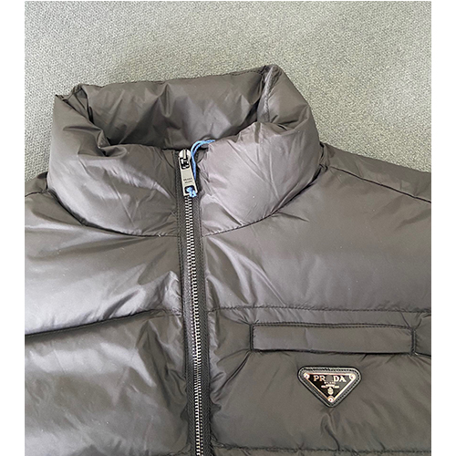 セカンドブランド / 【プラダ】秋冬 ダウンジャケットメンズ