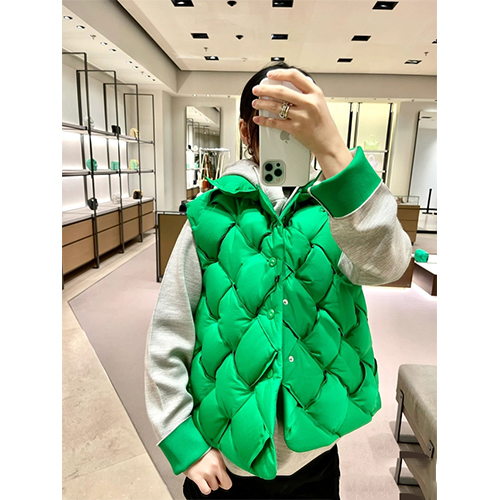 ボッテガヴェネタ BOTTEGA VENETA ベスト BOTTEGA VENETA(ボッテガヴェネタ) ダウンベスト(メンズ) - 海外