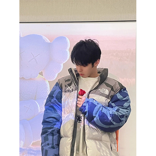 セカンドブランド / 【ノースフェイス】×【KAWS】秋冬 ダウン