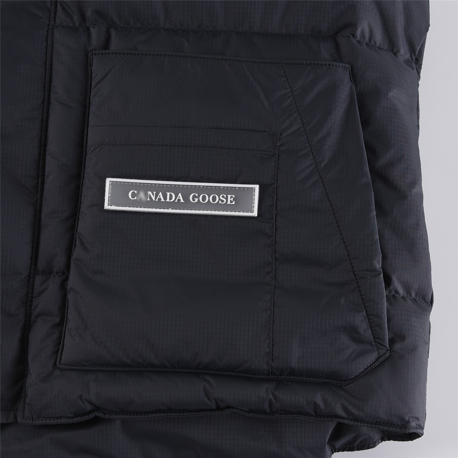 最終値下げ【カナダグース】 ♡ベスト♡ワッペン刺繍【S】黒 何が違う？赤ワッペンと黒ワッペン【CANADA GOOSE / Jasper