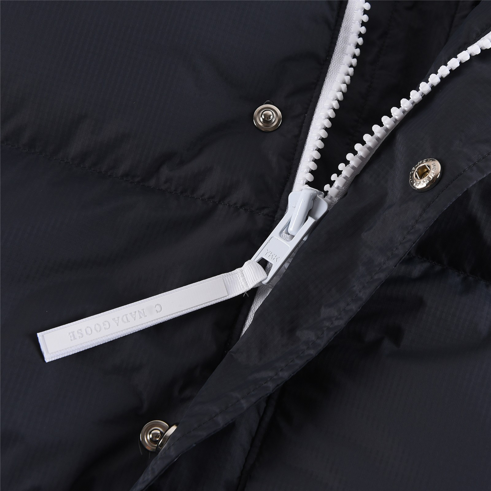 最終値下げ【カナダグース】 ♡ベスト♡ワッペン刺繍【S】黒 カナダグース ダウンジャケット レディース CANADA GOOSE