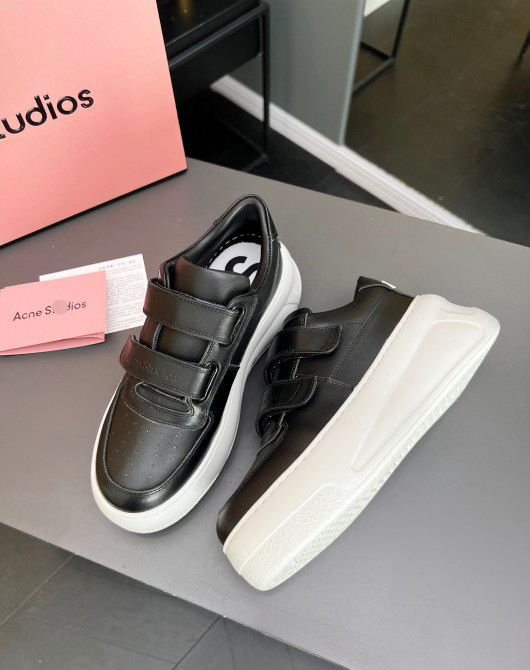 アクネストゥディオズ　フラットシューズ Acne Studios(アクネストゥディオス) フラットシューズ